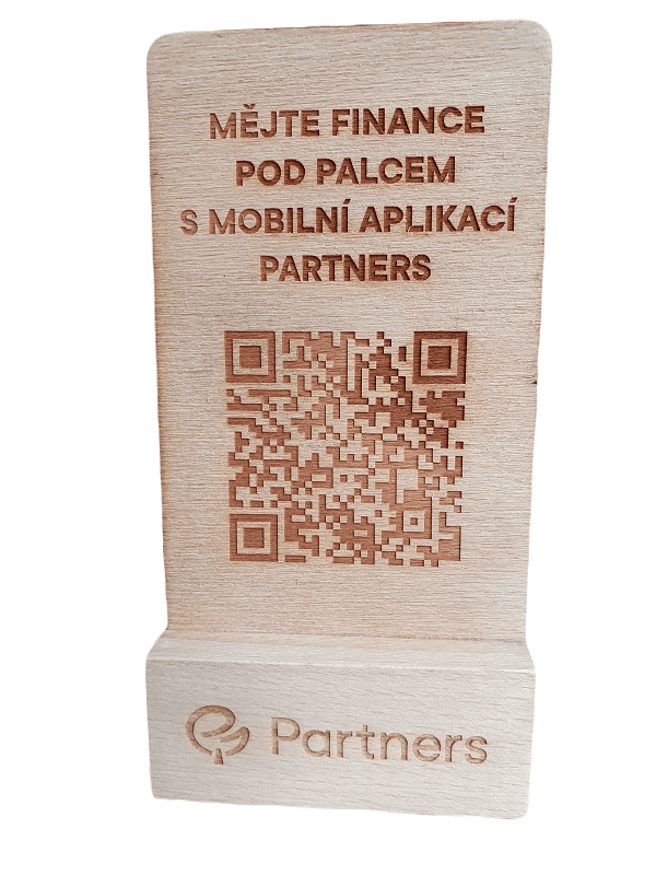 Dřevěný stojánek s QR kódem